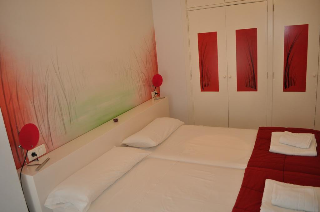 Apartamentos La Casa Pintada Caces Zimmer foto